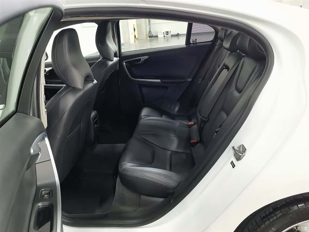 Volvo S60, 2015 15