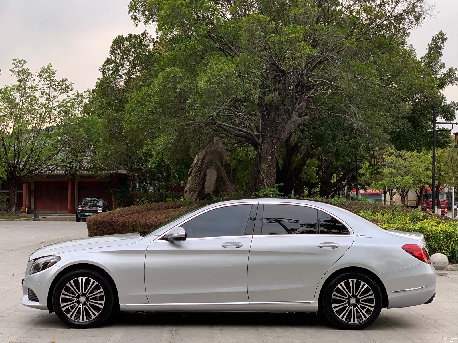 Mercedes-Benz C-Class, 2017 13