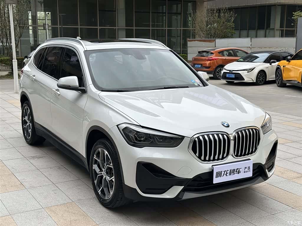 BMW X1, 2020 все фото