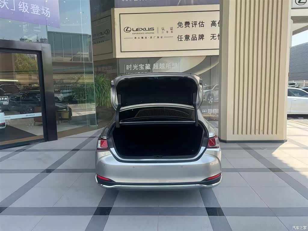 Lexus ES, 2023 7