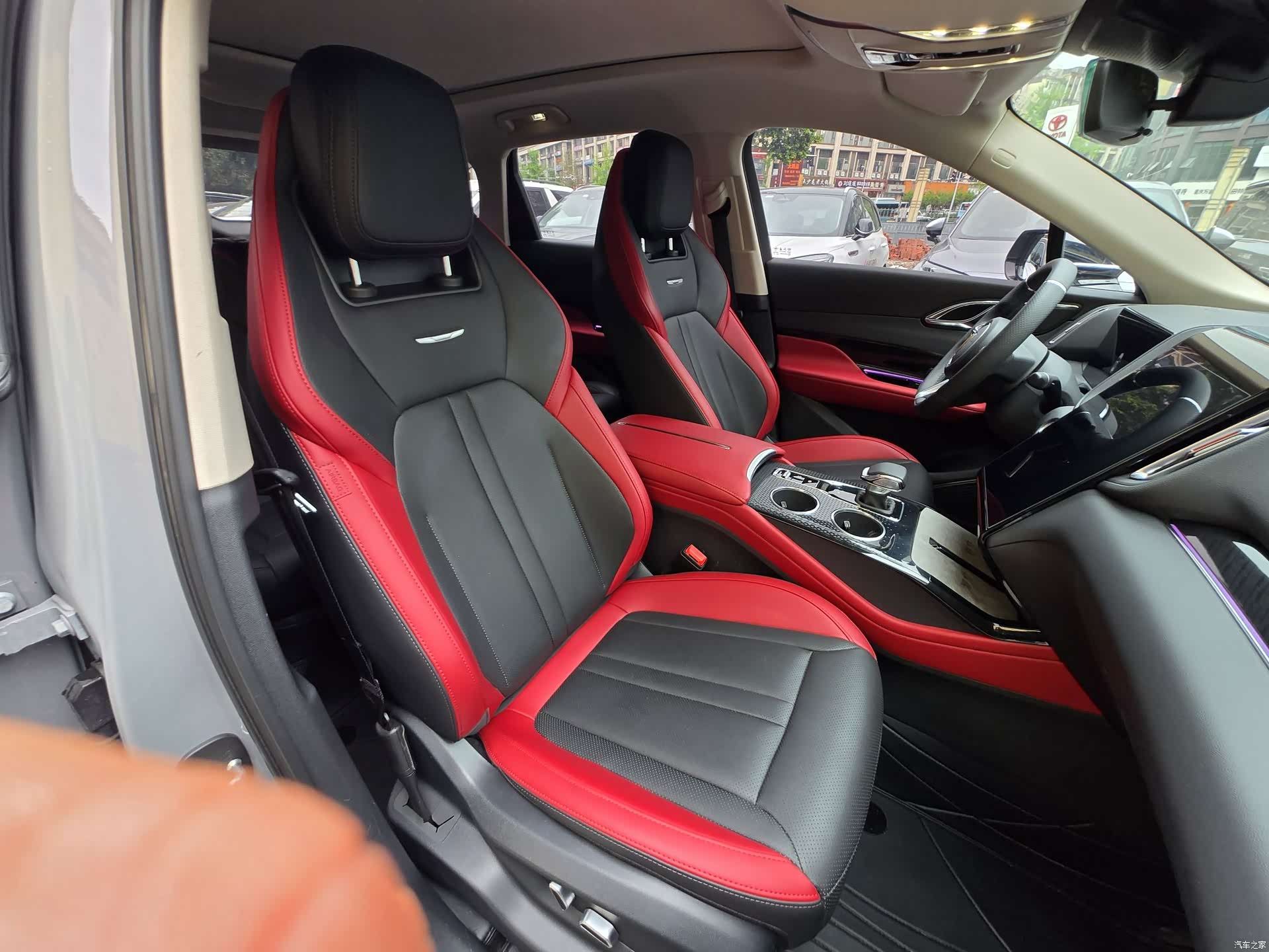 Hongqi HS3, 2024 28