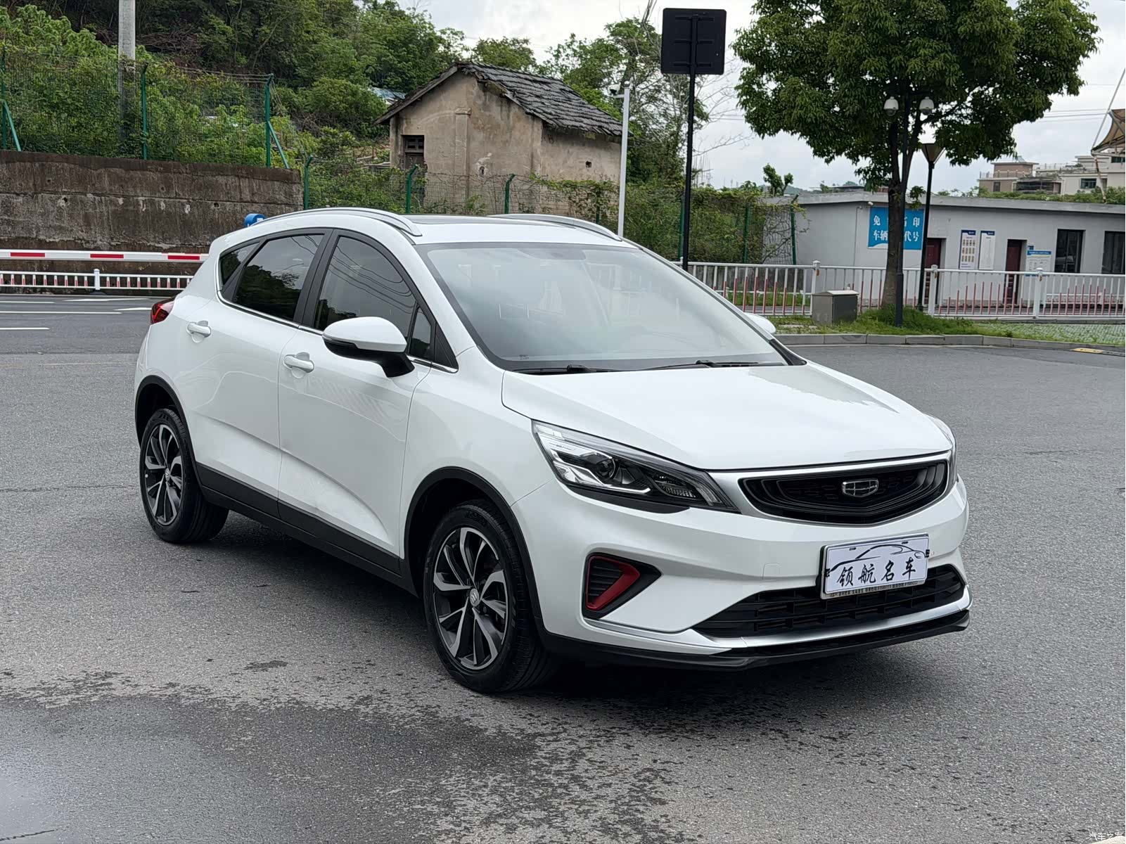 Geely Emgrand, 2021 3