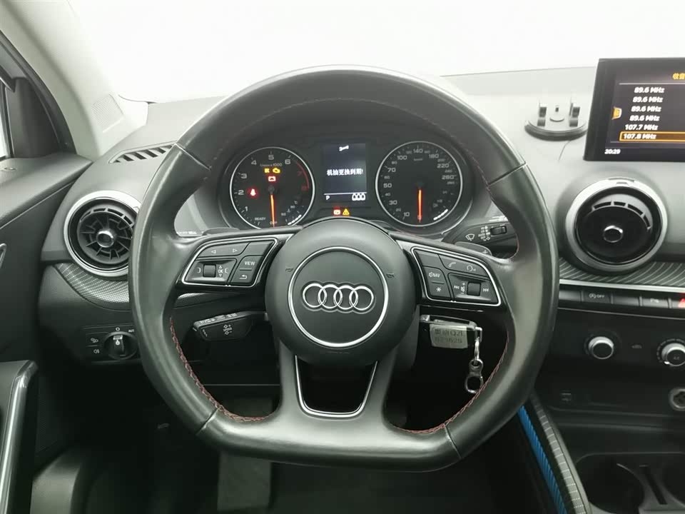 Audi Q2L