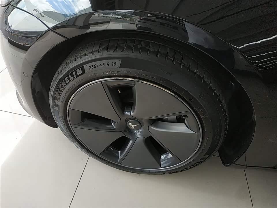 Tesla Model 3 Tesla Model 3