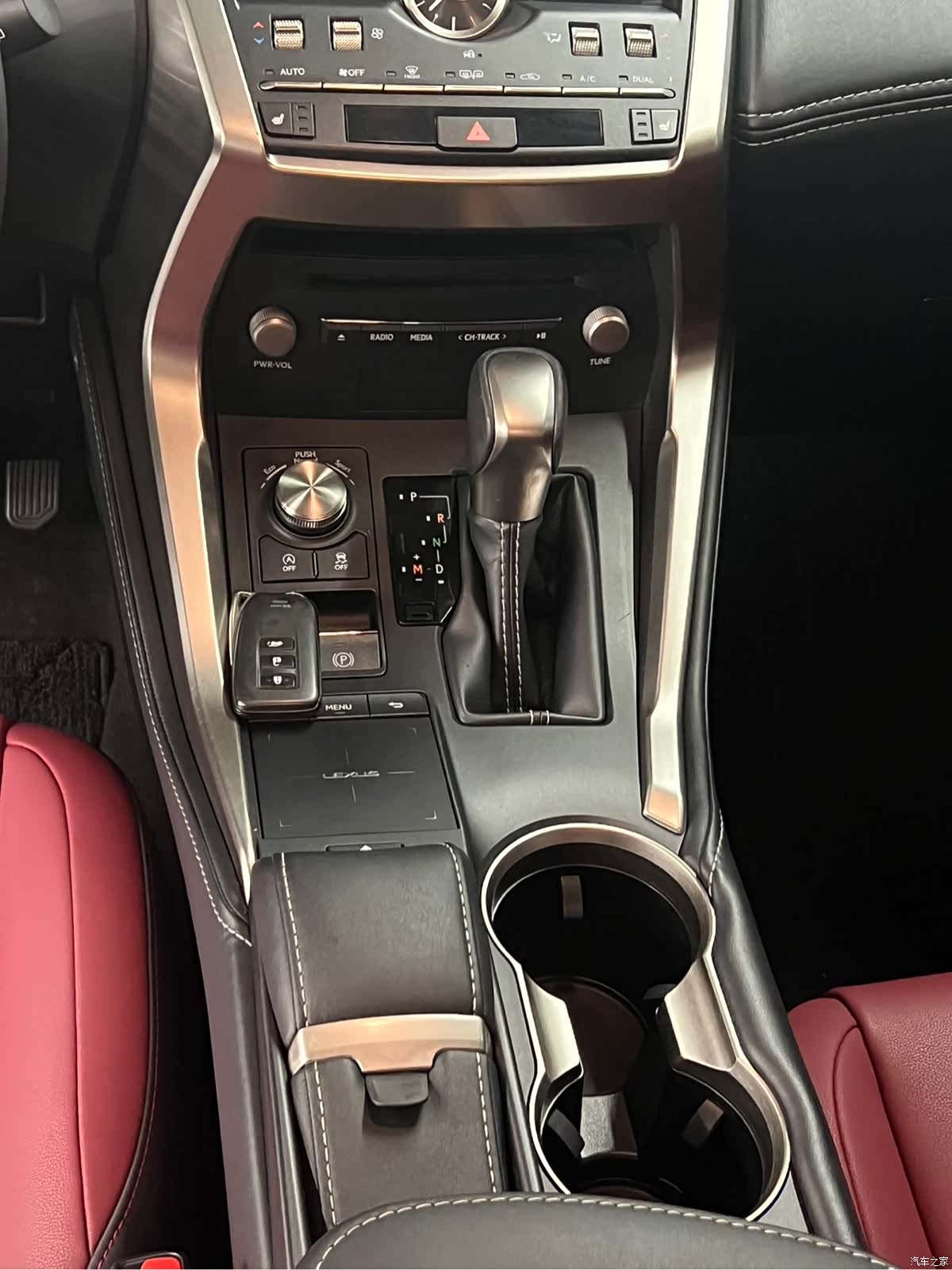 Lexus NX, 2021 14