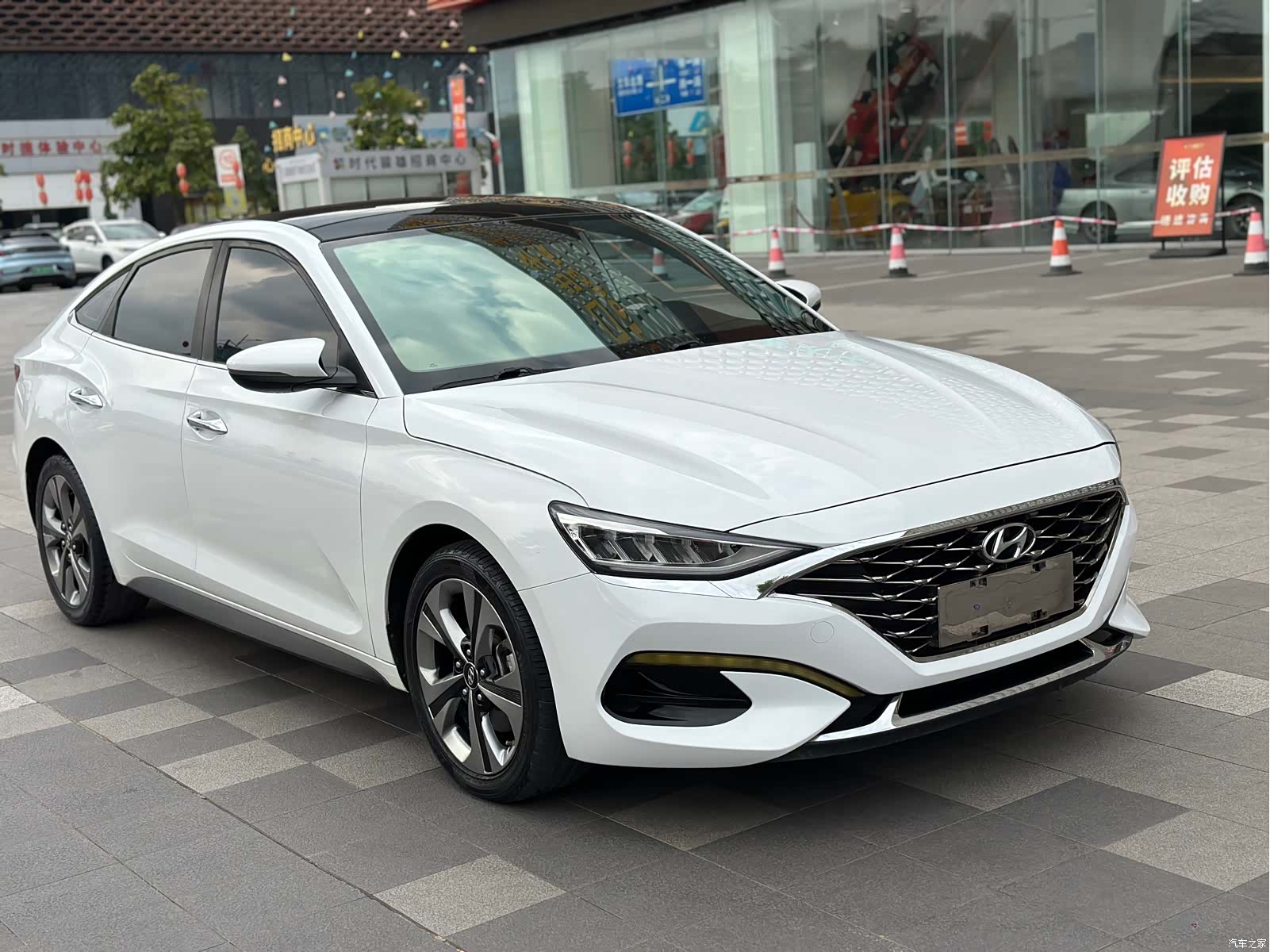 Hyundai Lafesta, 2019 3