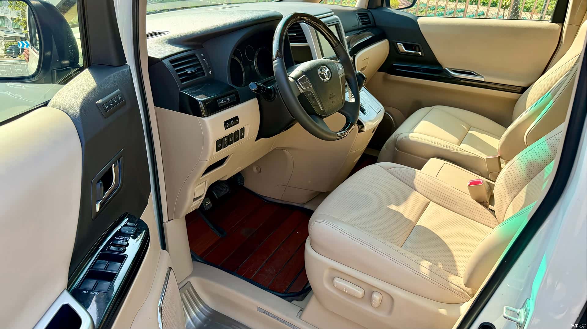 Toyota Alphard, 2012 13