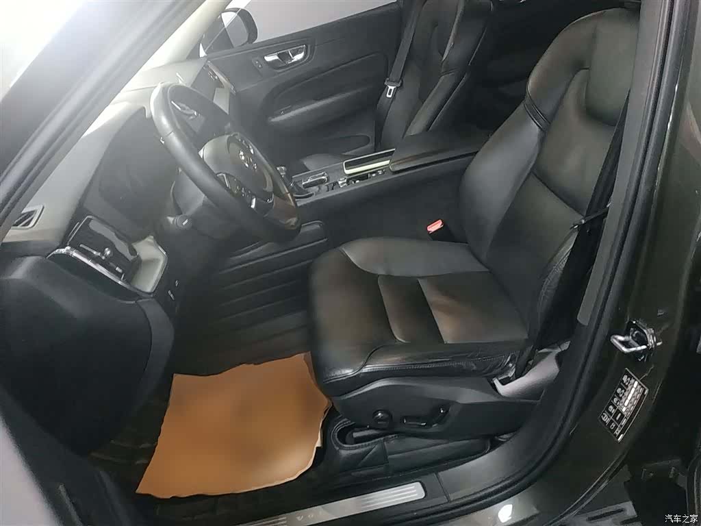 Volvo XC60, 2019 11