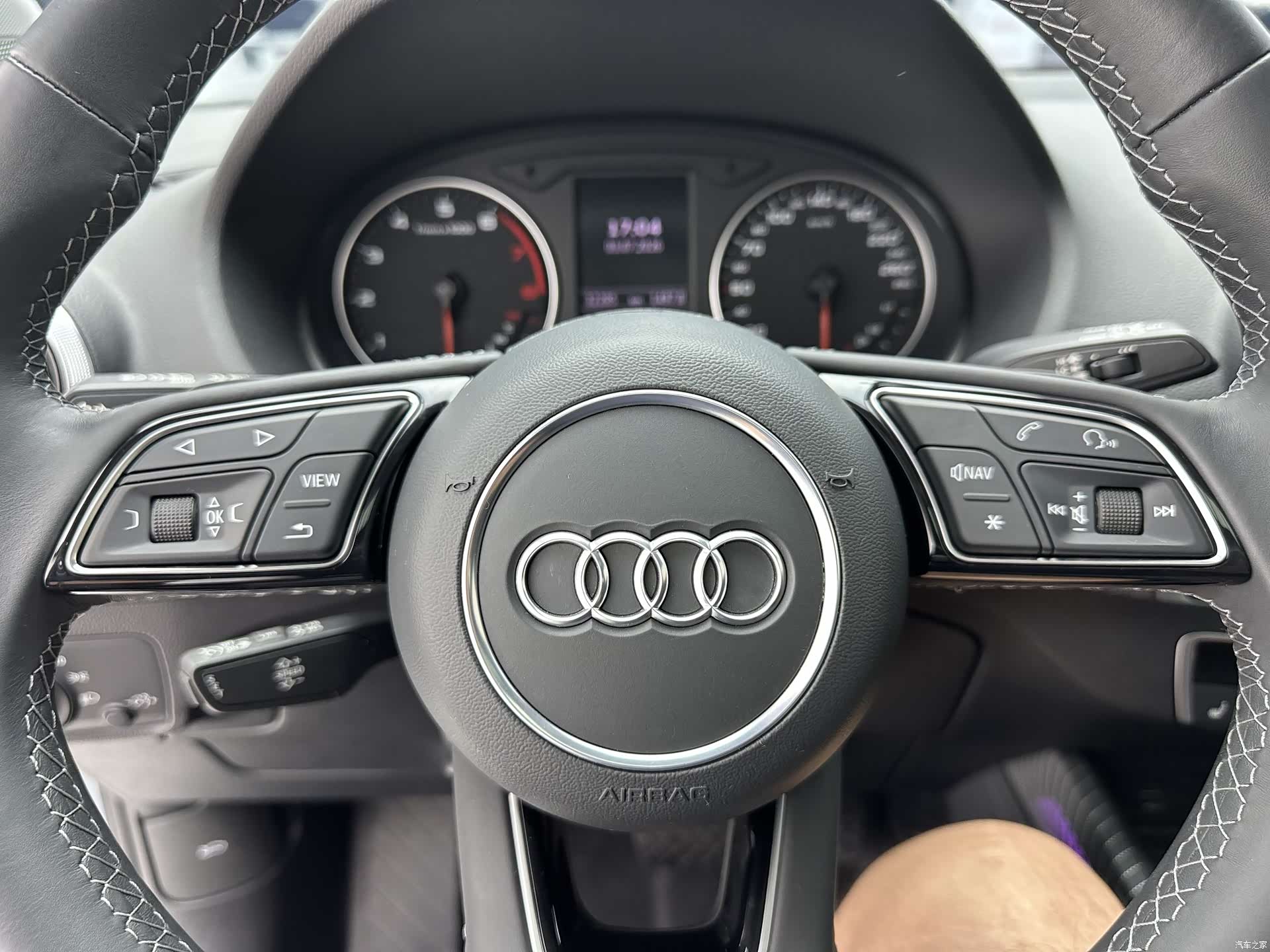 Audi Q2L, 2022 14
