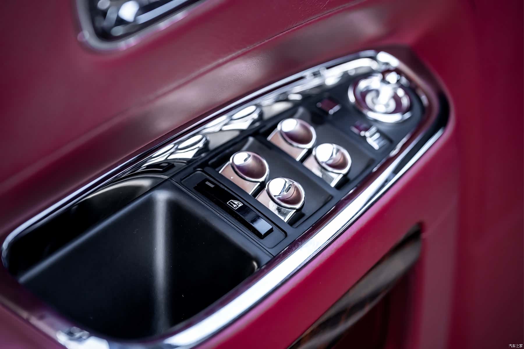 Rolls-Royce Ghost, 2010 9