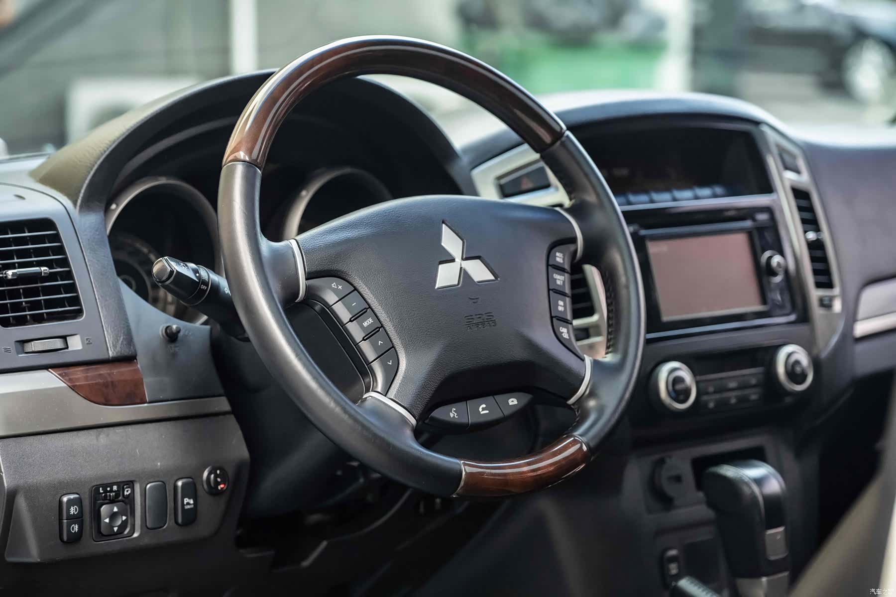 Mitsubishi Pajero, 2019 9