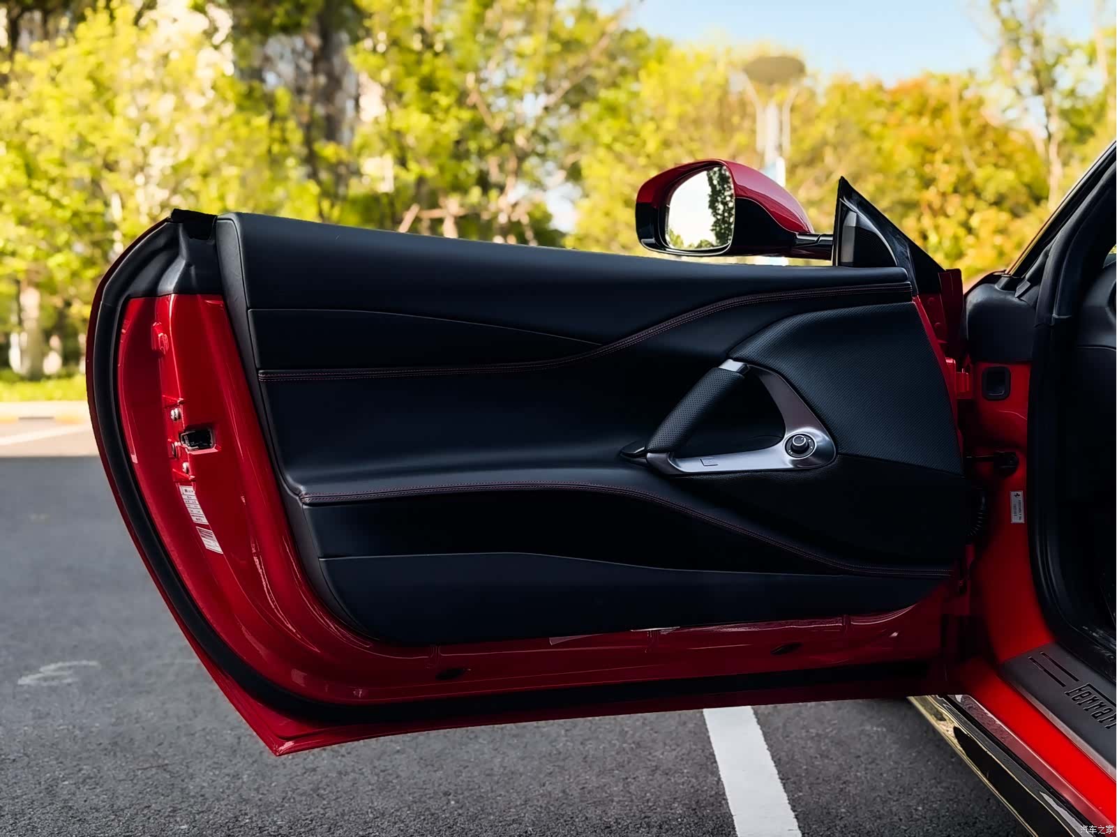 Ferrari 812, 2018 13