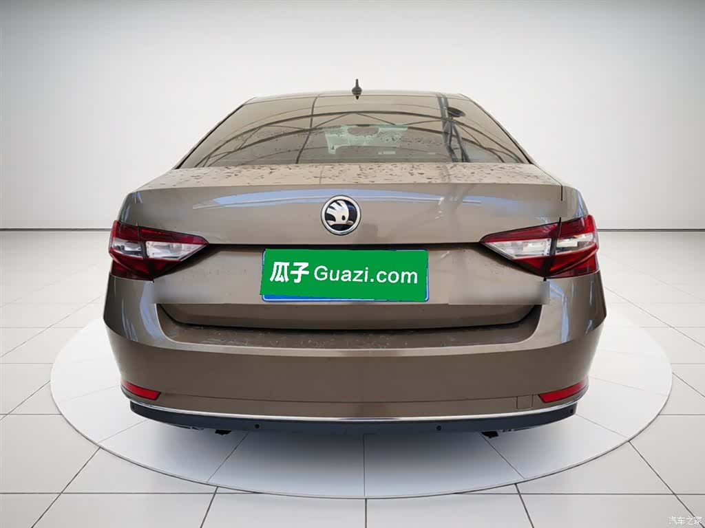 Skoda Superb, 2019 6