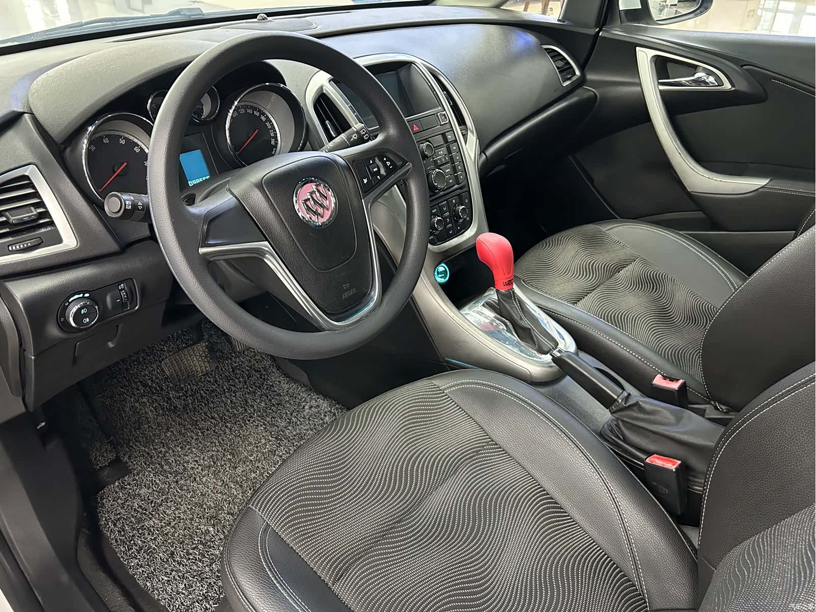 Buick XT, 2013 9