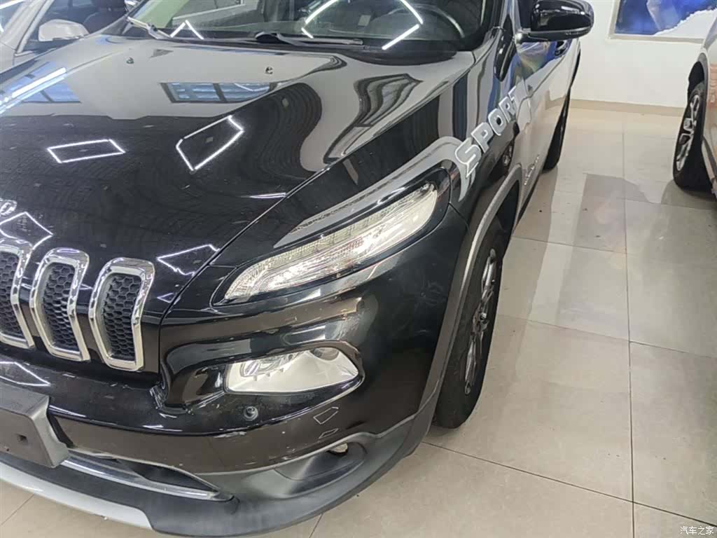 Jeep Cherokee, 2021 24