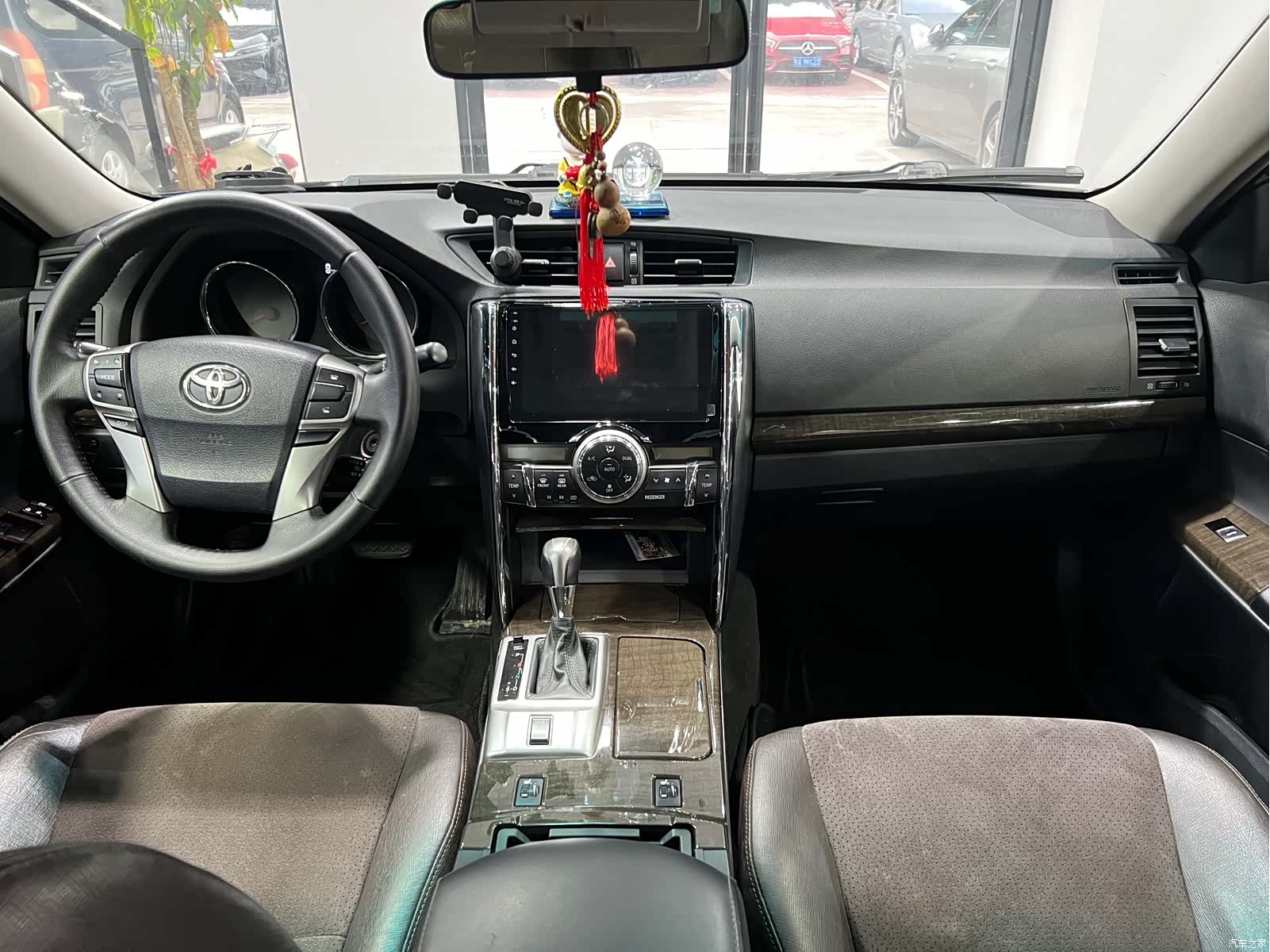 Toyota 2.5V, 2016 10