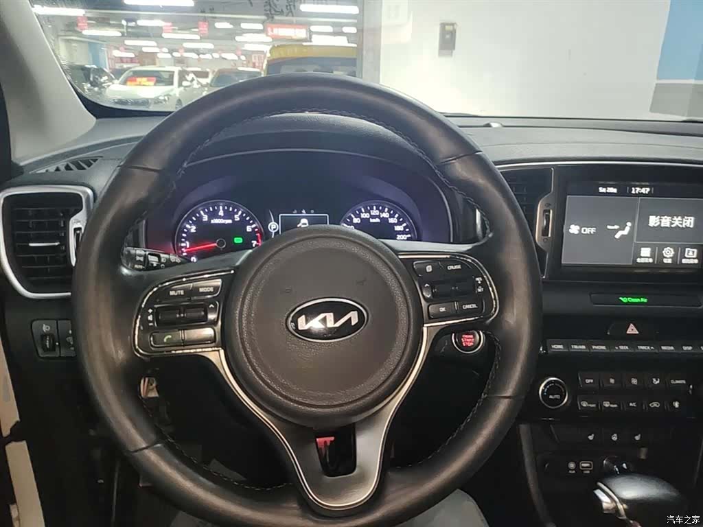 Kia KX5, 2016 11