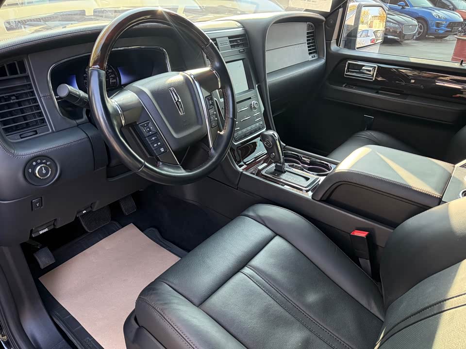 Lincoln Navigator