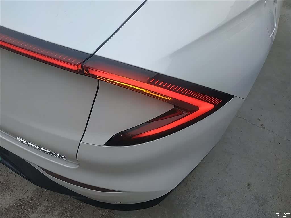 Wuling Starlight, 2025 24