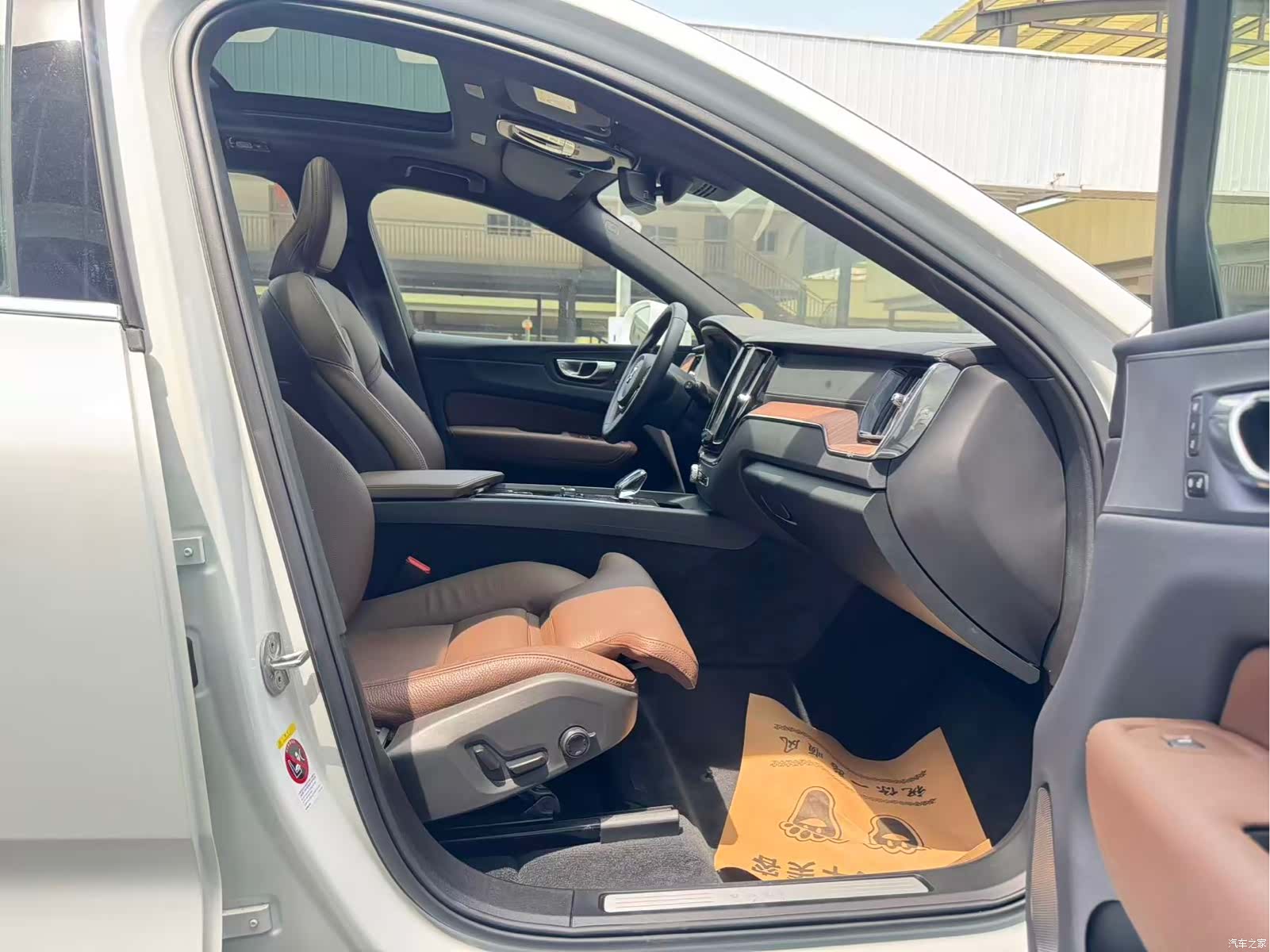 Volvo XC60, 2025 10