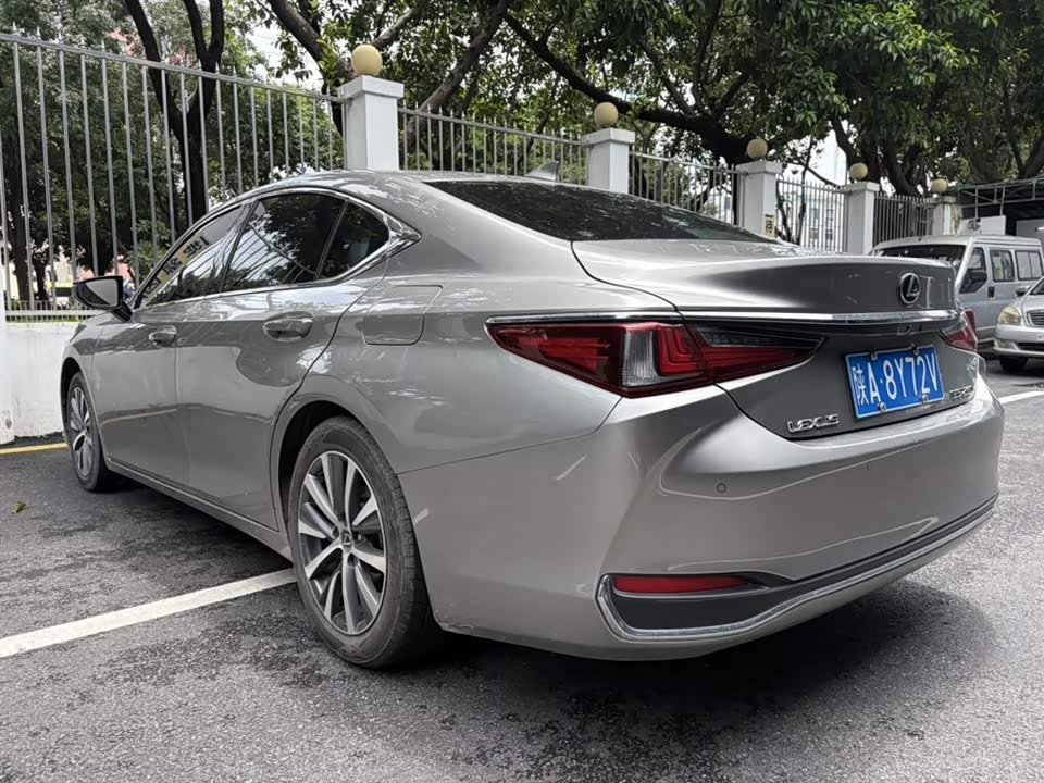 Lexus ES Lexus ES