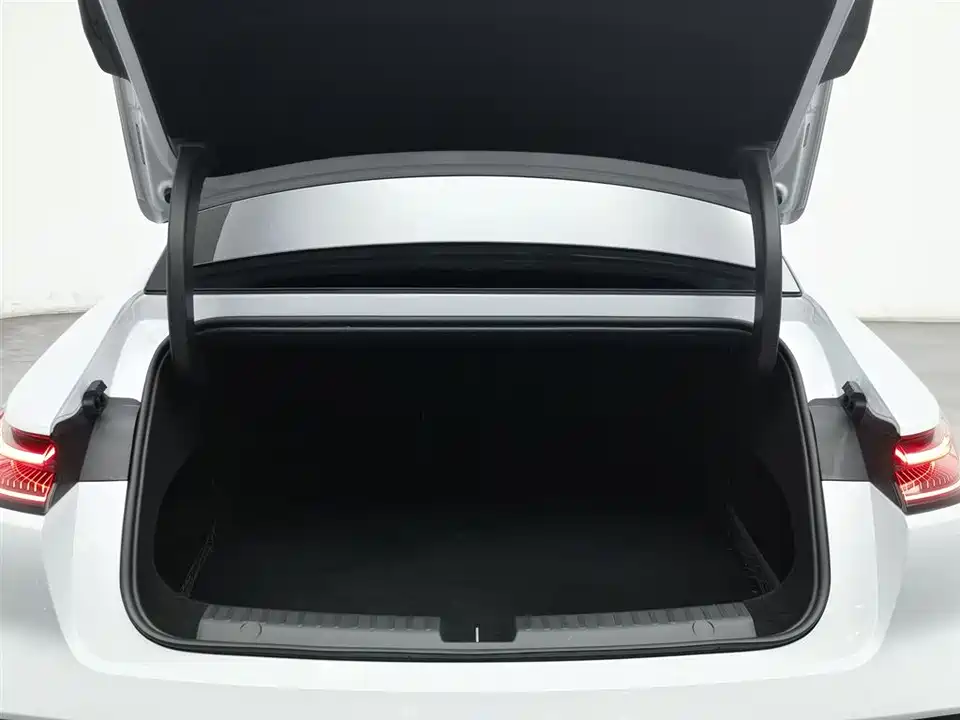 Geely Galaxy Galaxy E8