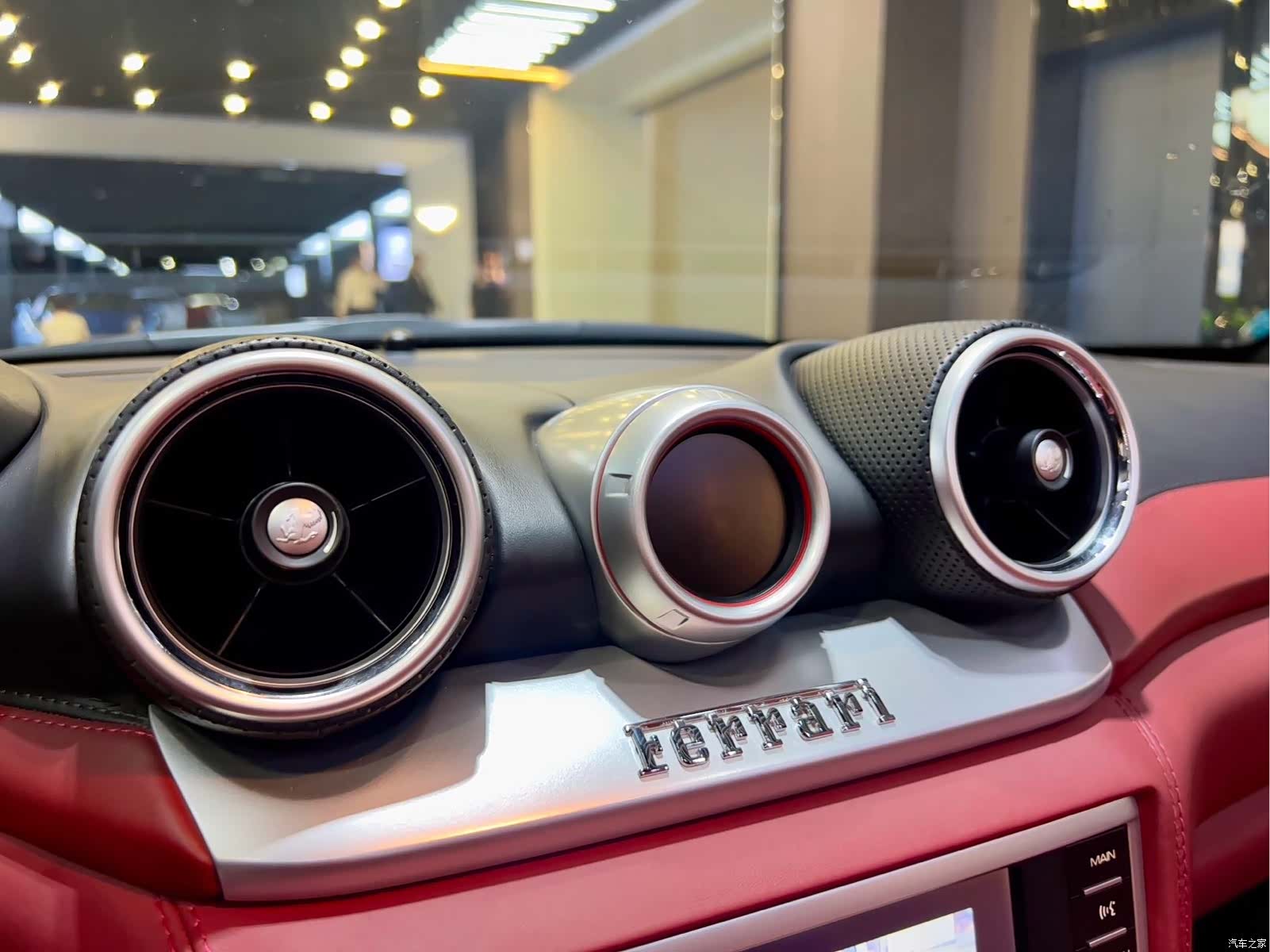Ferrari California, 2015 11
