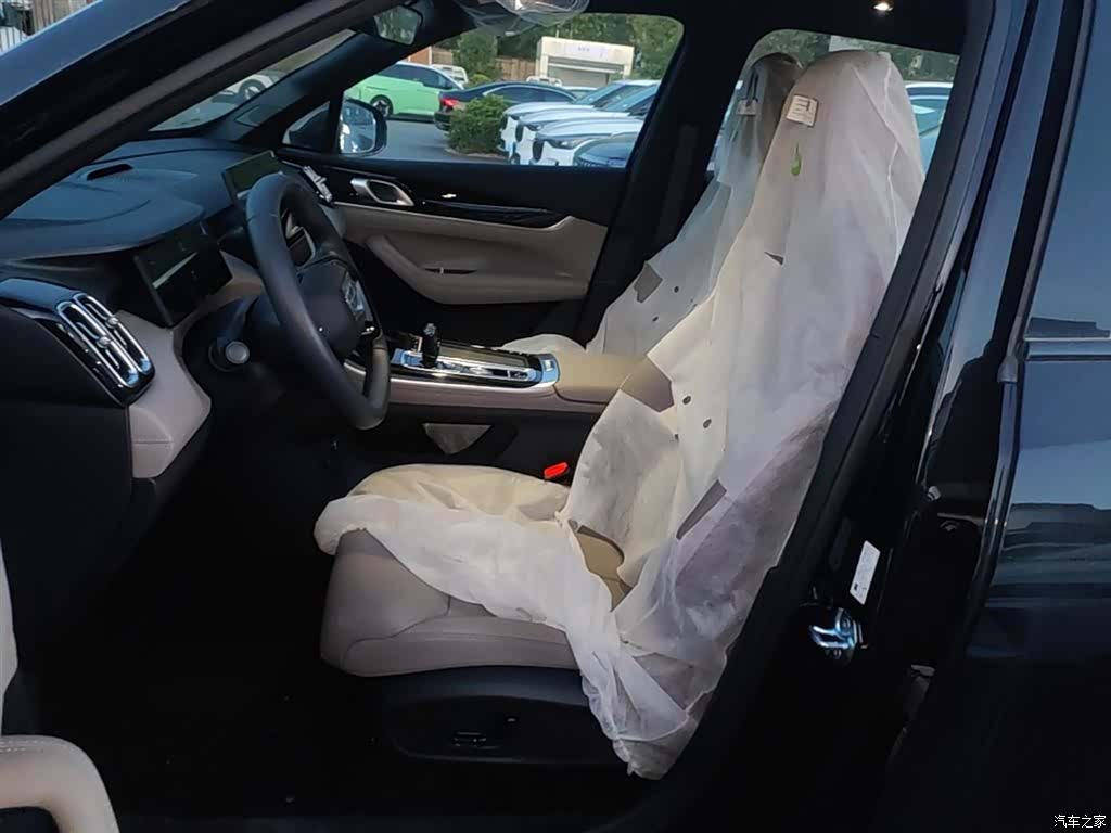 Geely Boyue, 2026 15
