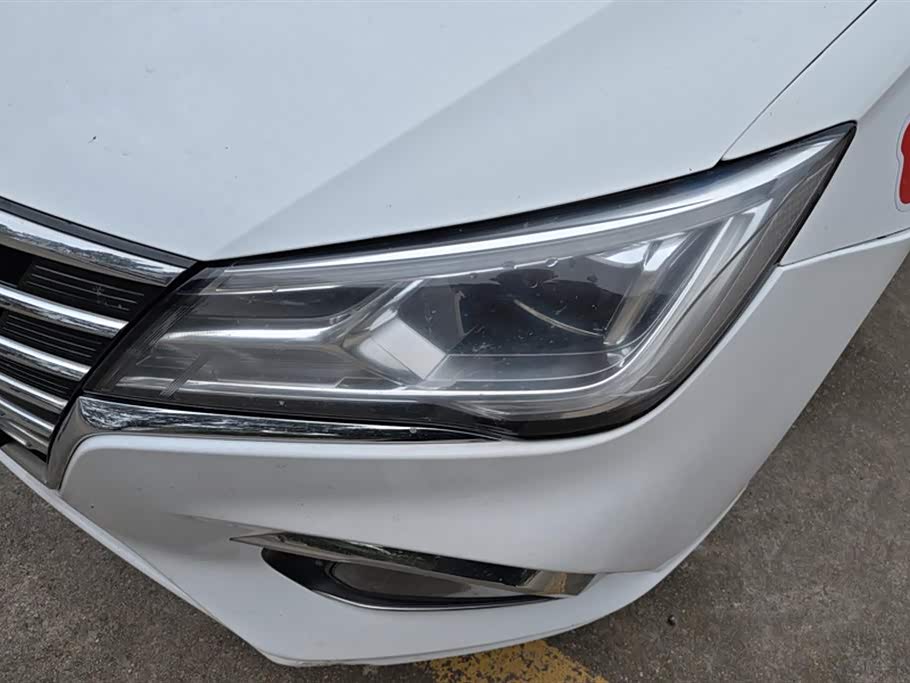 Roewe i5