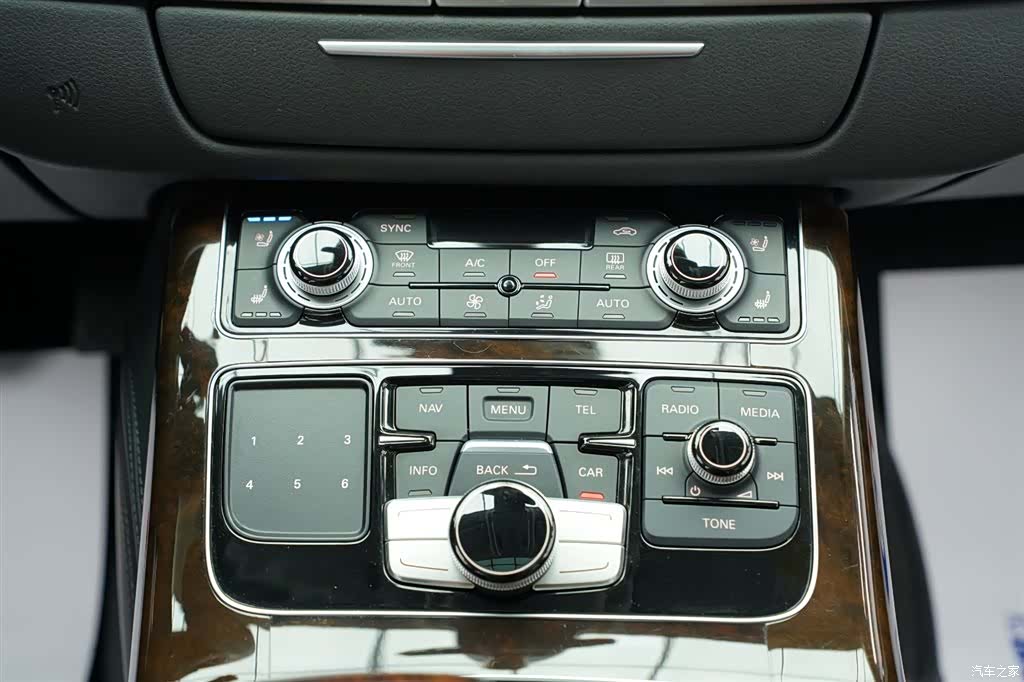 Audi A8L, 2017 24