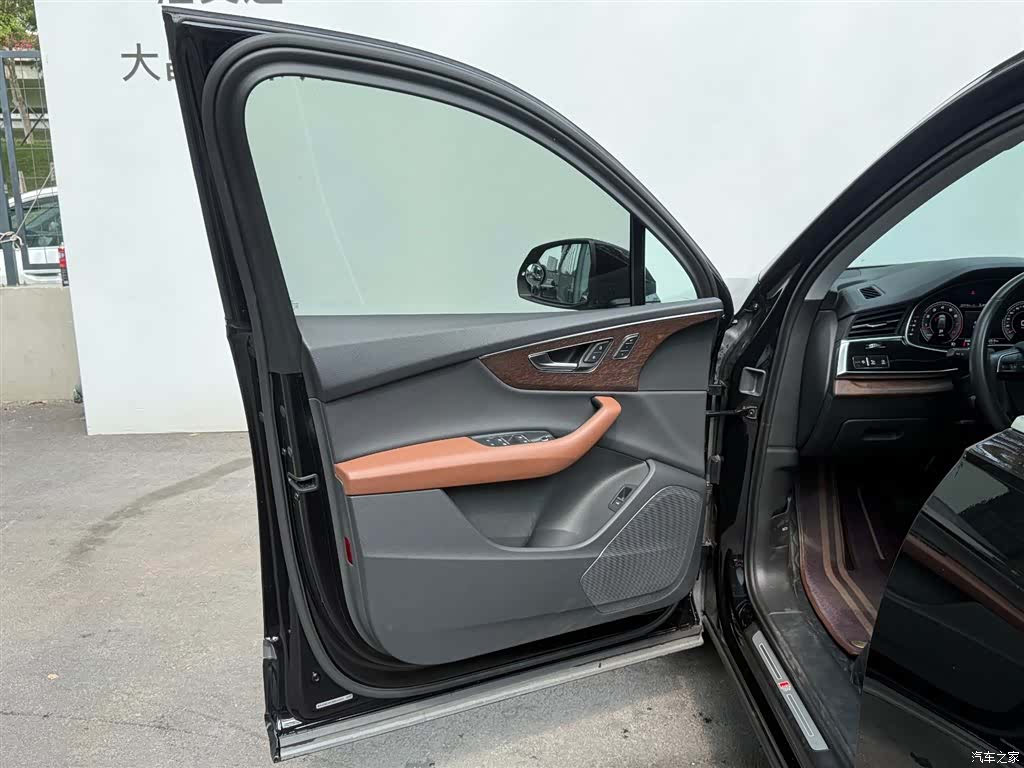 Audi Q7, 2021 10