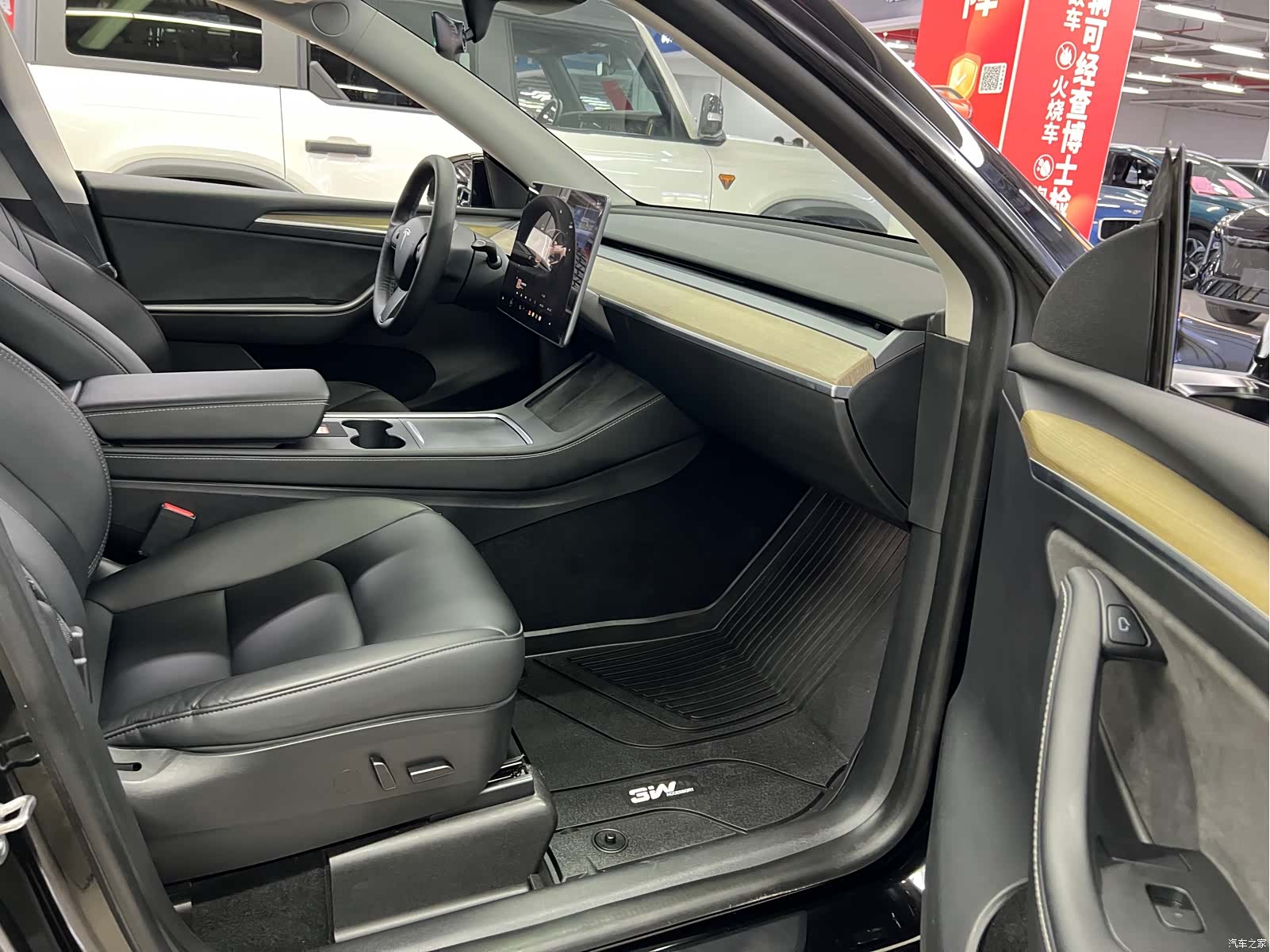 Tesla Model Y, 2022 29