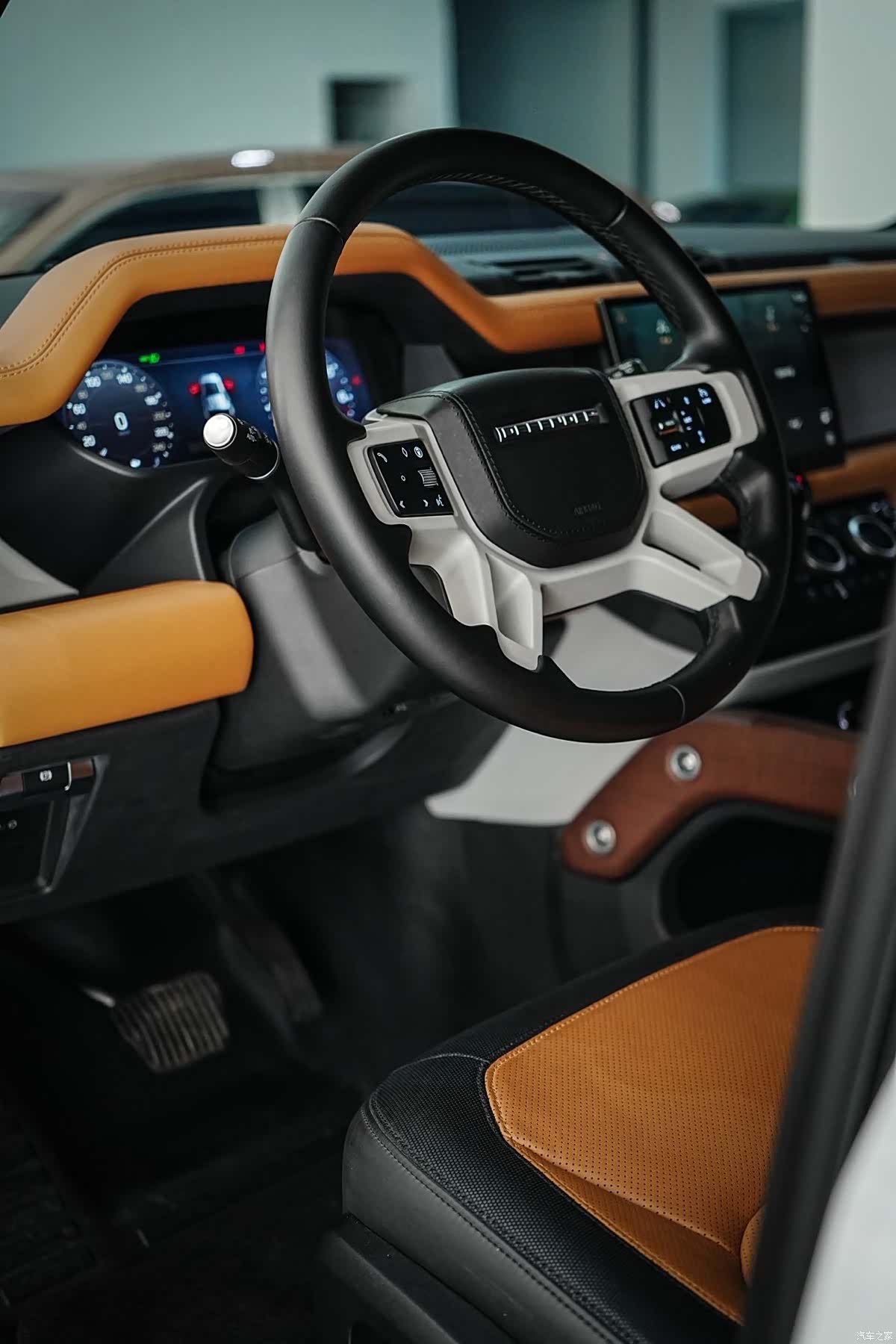 Land Rover Defender, 2024 18
