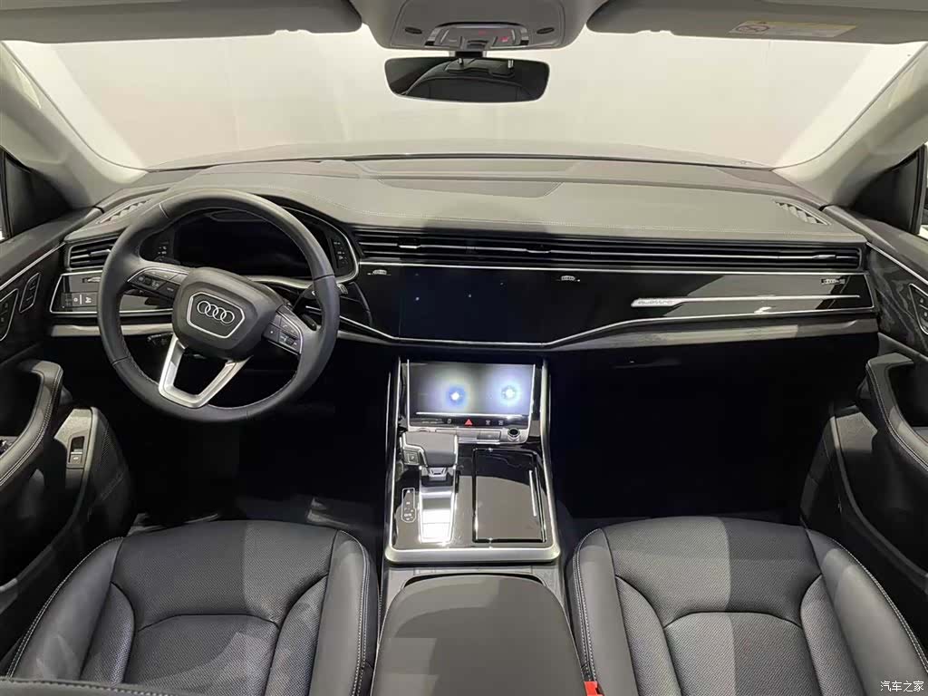 Audi Q8, 2025 7