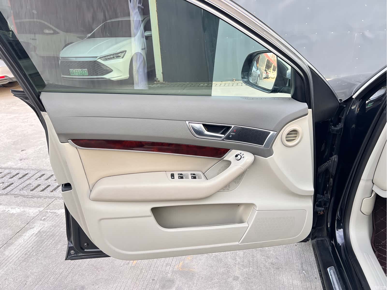 Audi A6L, 2012 6