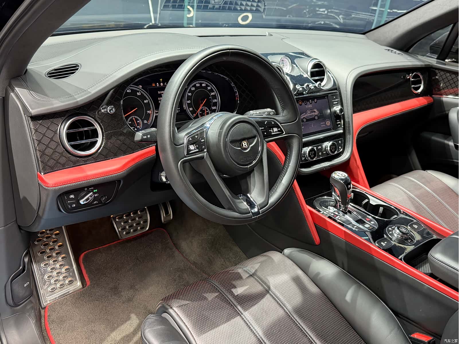Bentley Bentayga, 2020 6