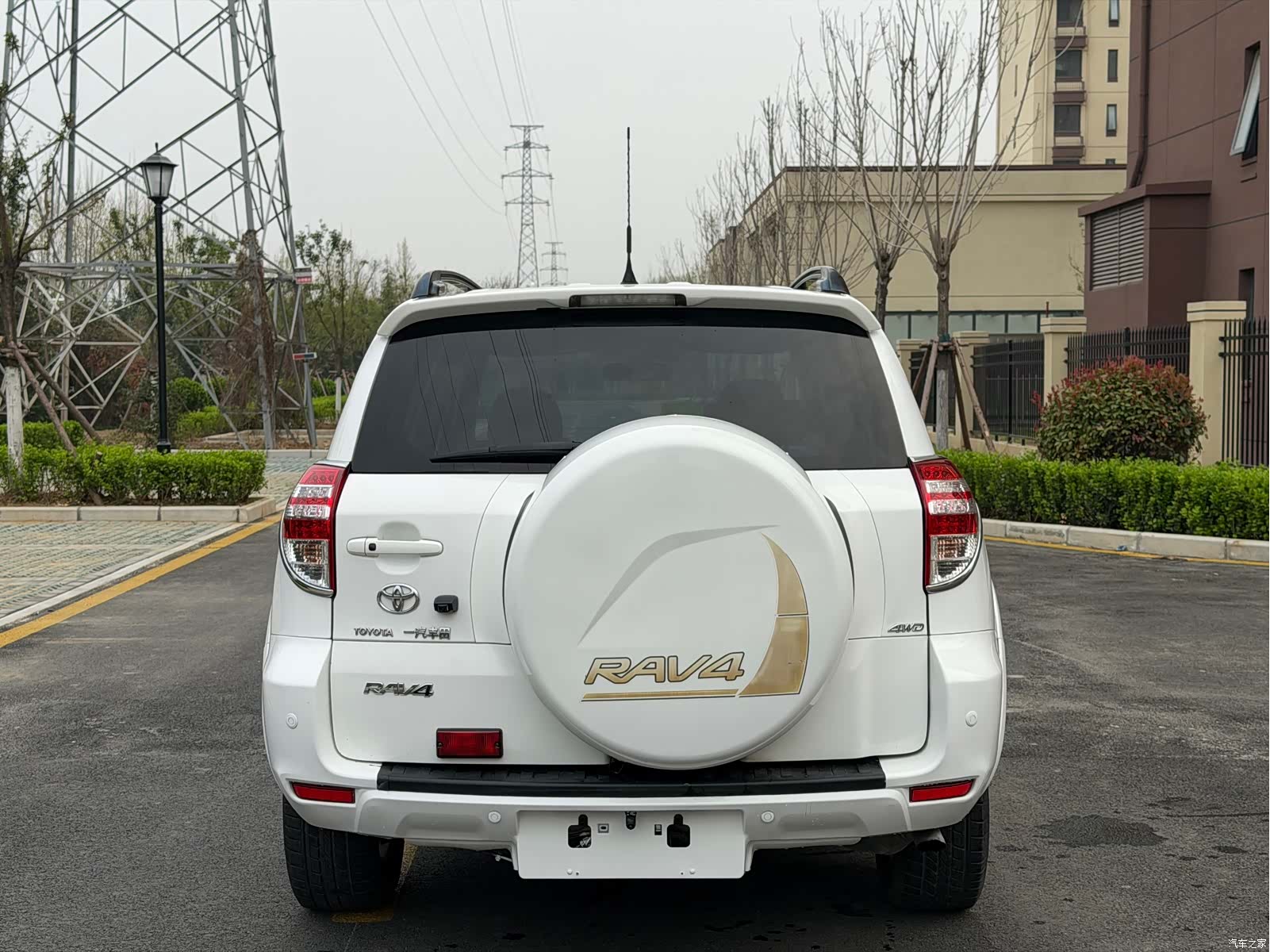 Toyota RAV4, 2011 8