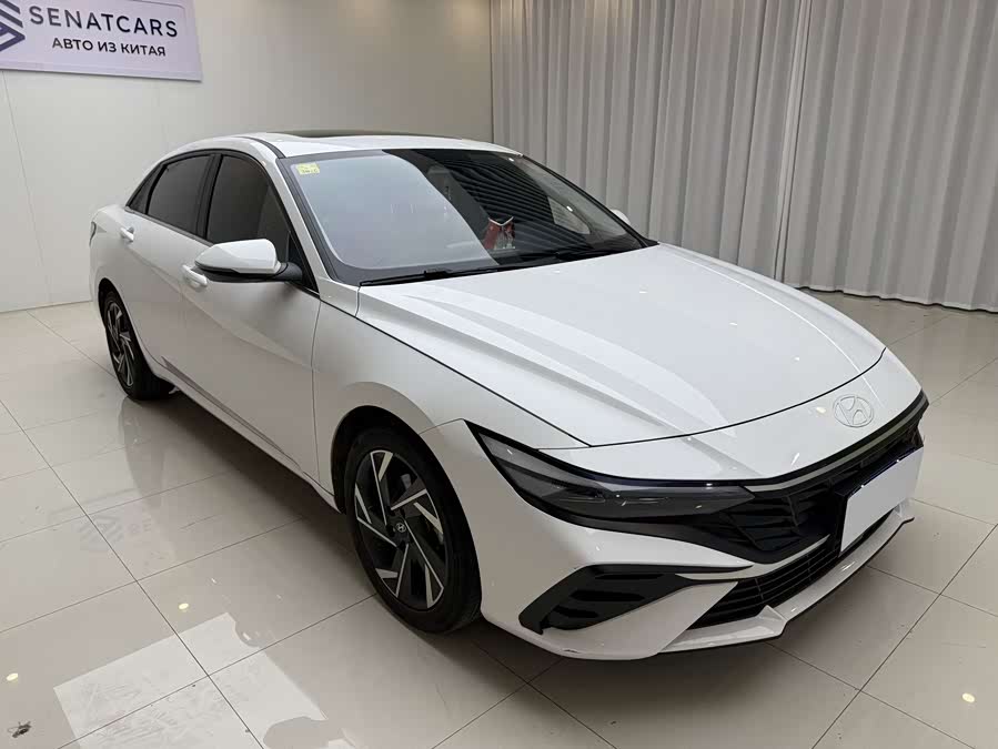 Hyundai Elantra 2023, фото 3