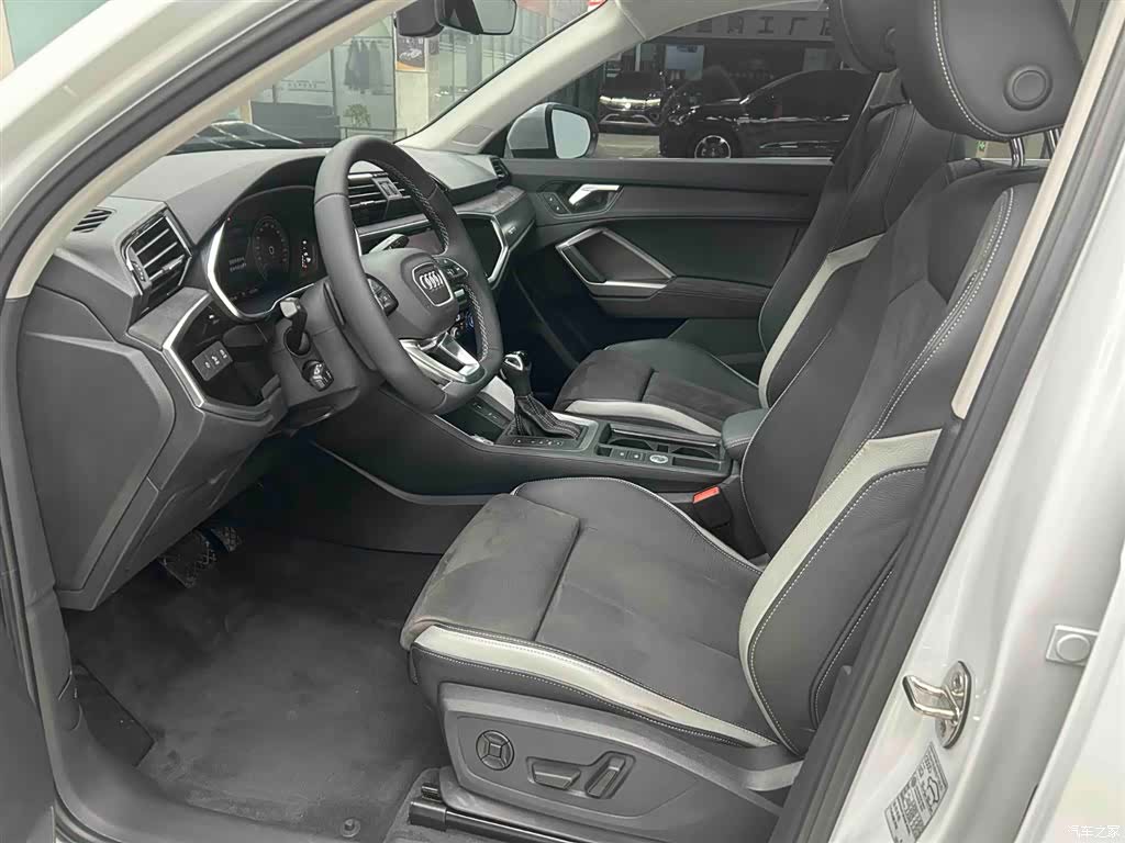 Audi Q3, 2023 11