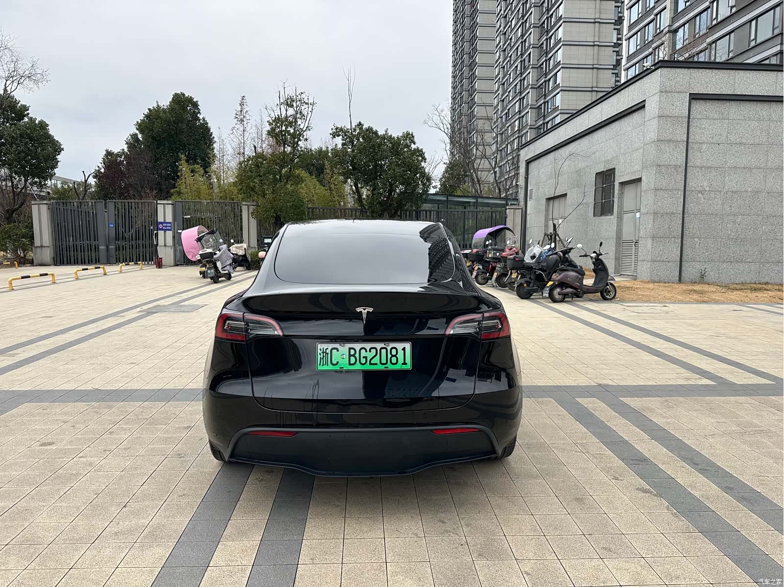 Tesla Model Y, 2023 7