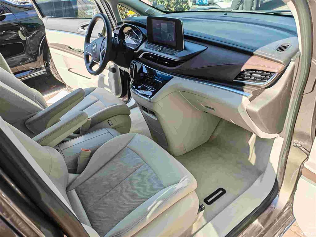 Buick GL8, 2022 9
