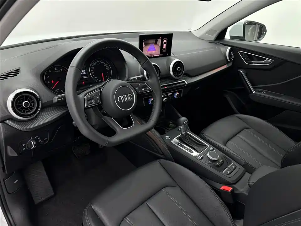 Audi Q2L