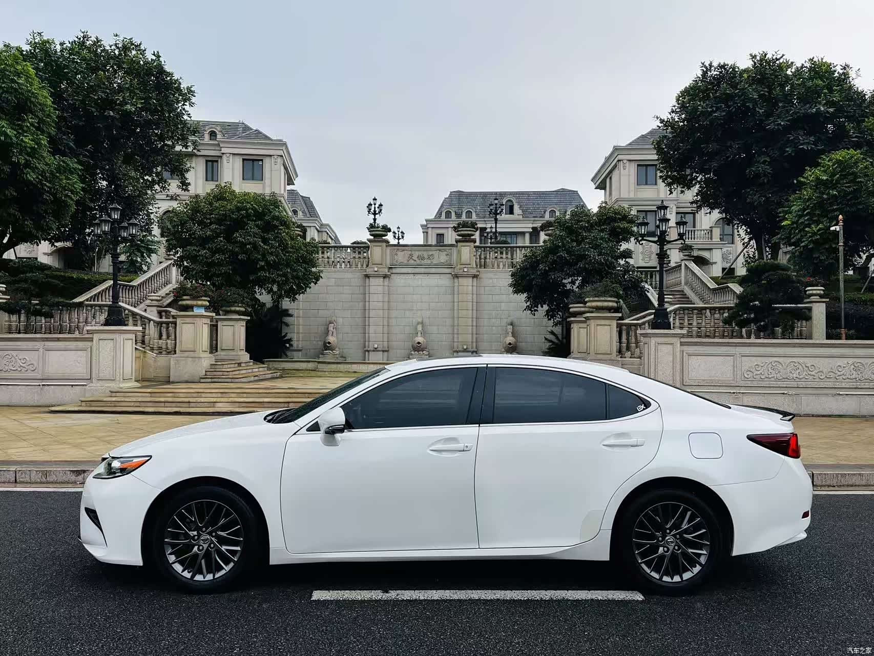 Lexus ES, 2018 18