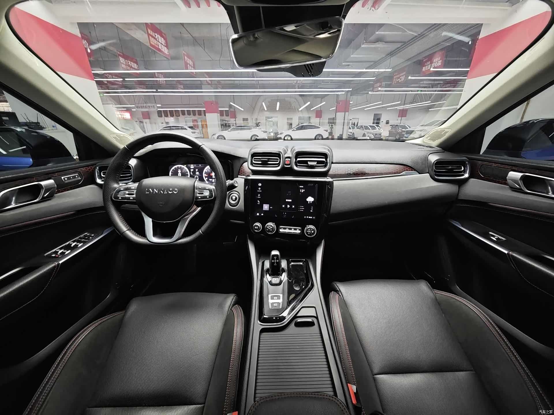 Lynk & Co 01, 2019 все фото