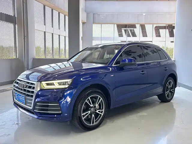 Audi Q5L 2019 — купить из Китая под заказ