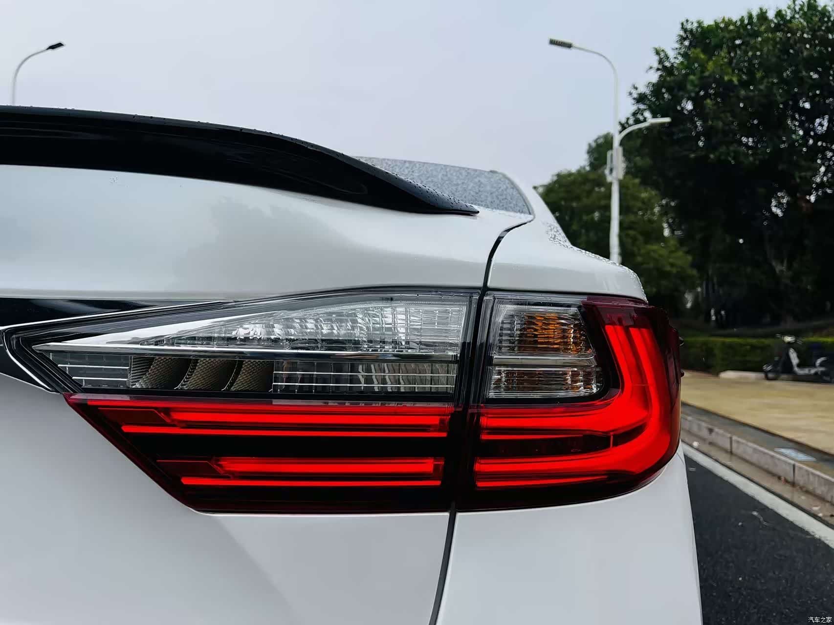 Lexus ES, 2018 17