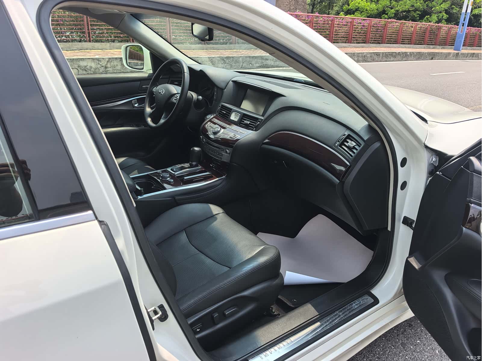 Infiniti Q70, 2013 23