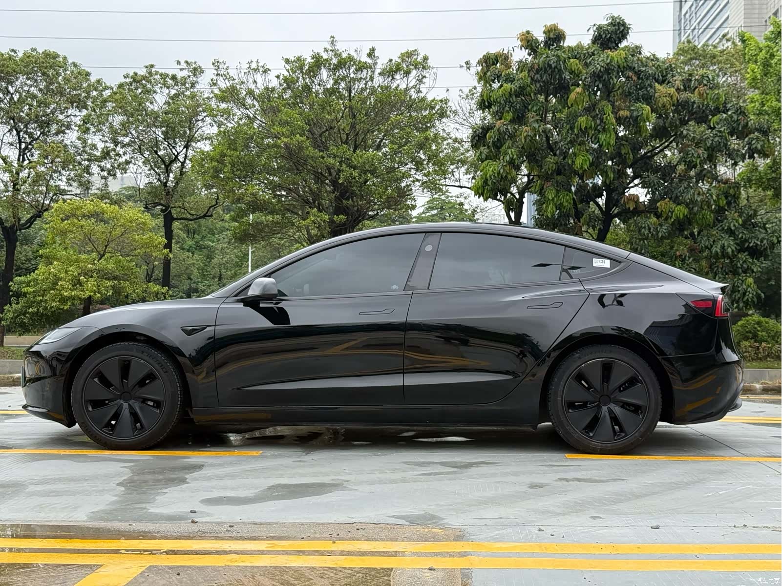 Tesla Model 3, 2024 17