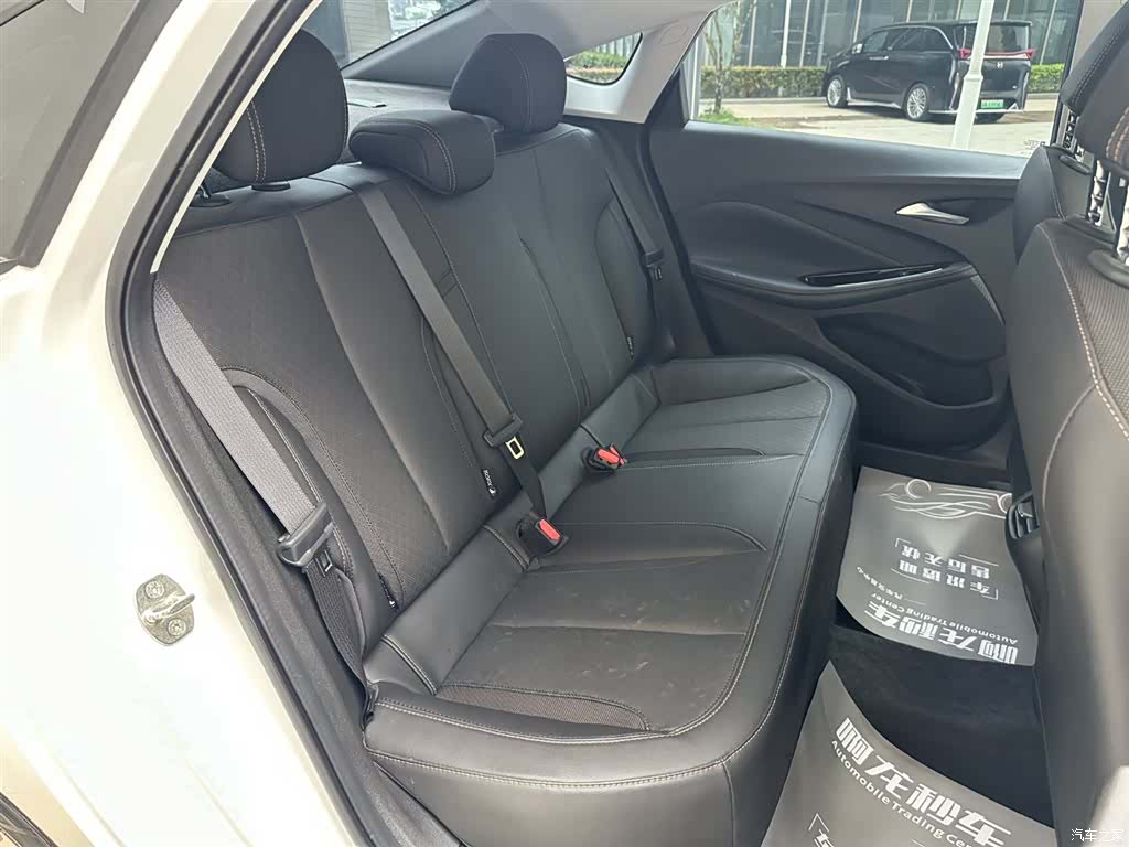 Buick Verano, 2025 18