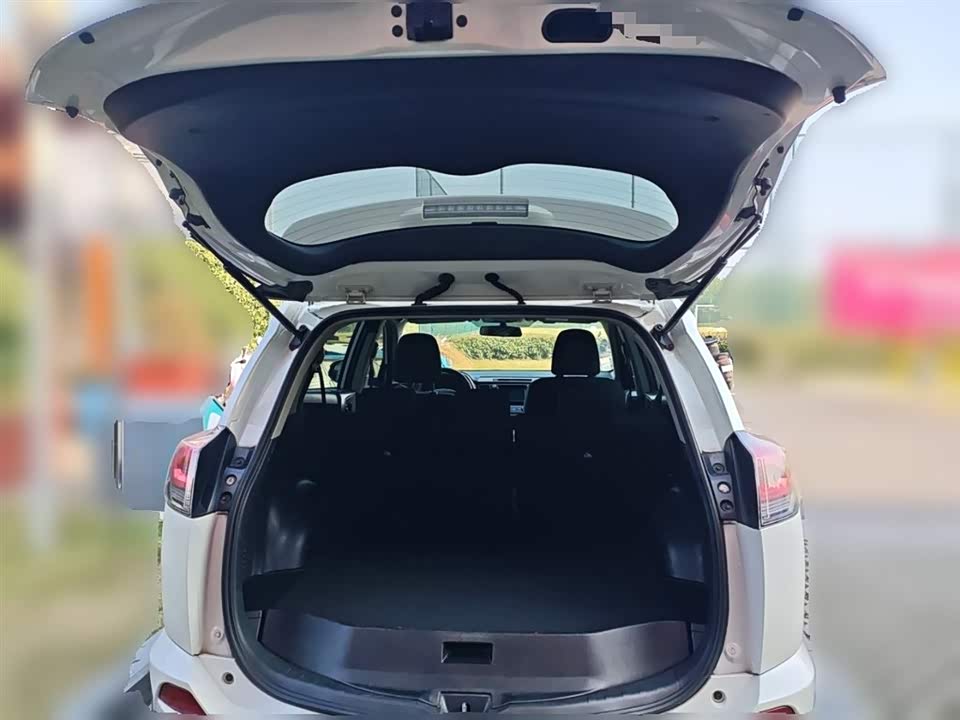 Toyota RAV4 Rongfang